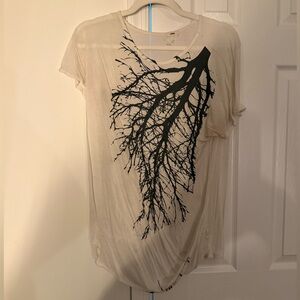 Women's Artsy Tree Graphic Tee Medium